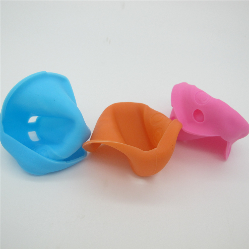 Peugeot car key covers, silicone car key case, good toughness car key protector, red, three buttons